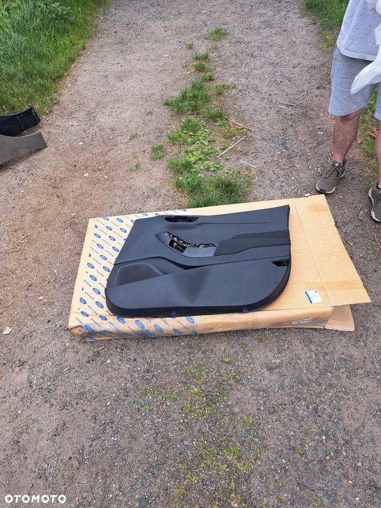 Tapicerka boczek drzwi prawy przód Ford Fiesta MK-8 B479 5D H1BB-A23942-AN1GKE 2468537 - 1