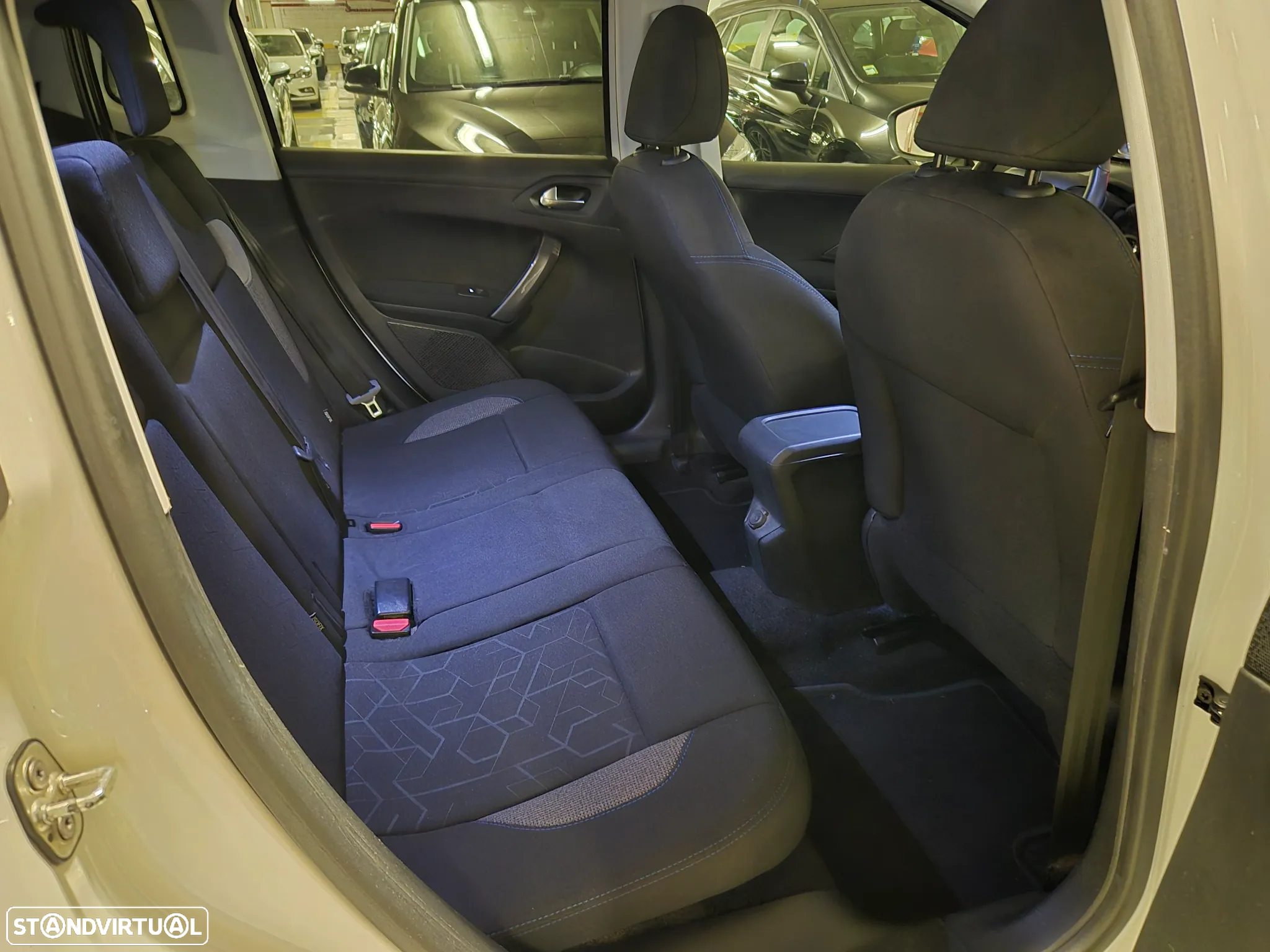 Peugeot 2008 1.5 BlueHDi Style - 16