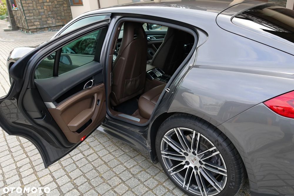Porsche Panamera Diesel - 11