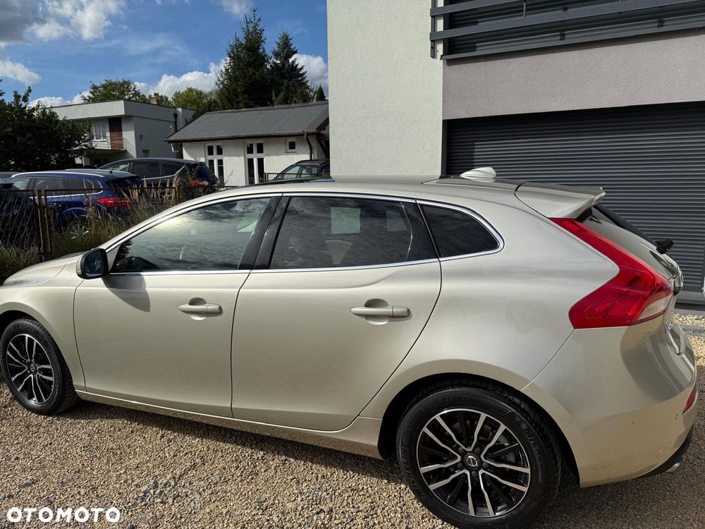Volvo V40 T3 Drive-E Inscription - 1
