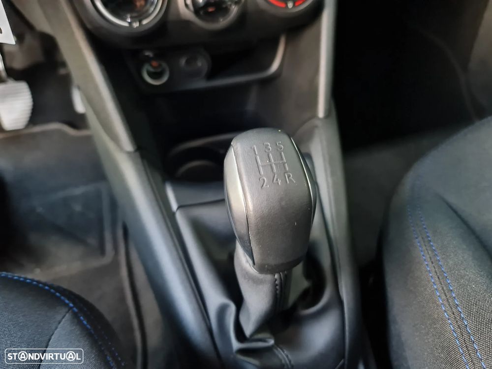 Peugeot 208 1.2 PureTech Signature - 28