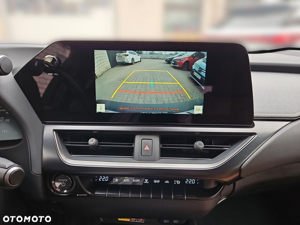 Lexus UX 300h F Sport Design - 12