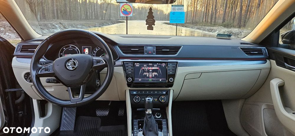 Skoda Superb 2.0 TDI Style DSG - 4