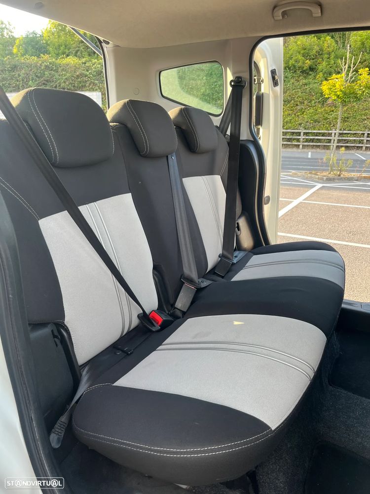 Fiat Qubo 1.4 8V Lounge - 28