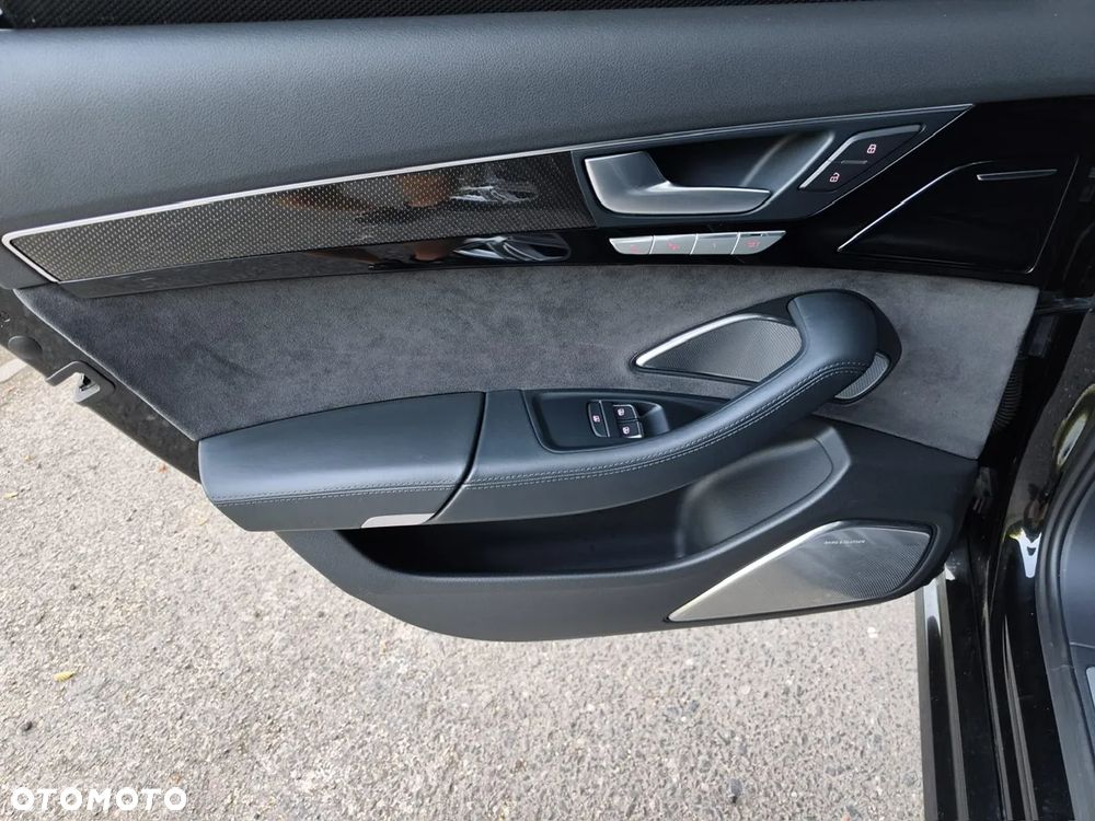 Audi S8 - 14