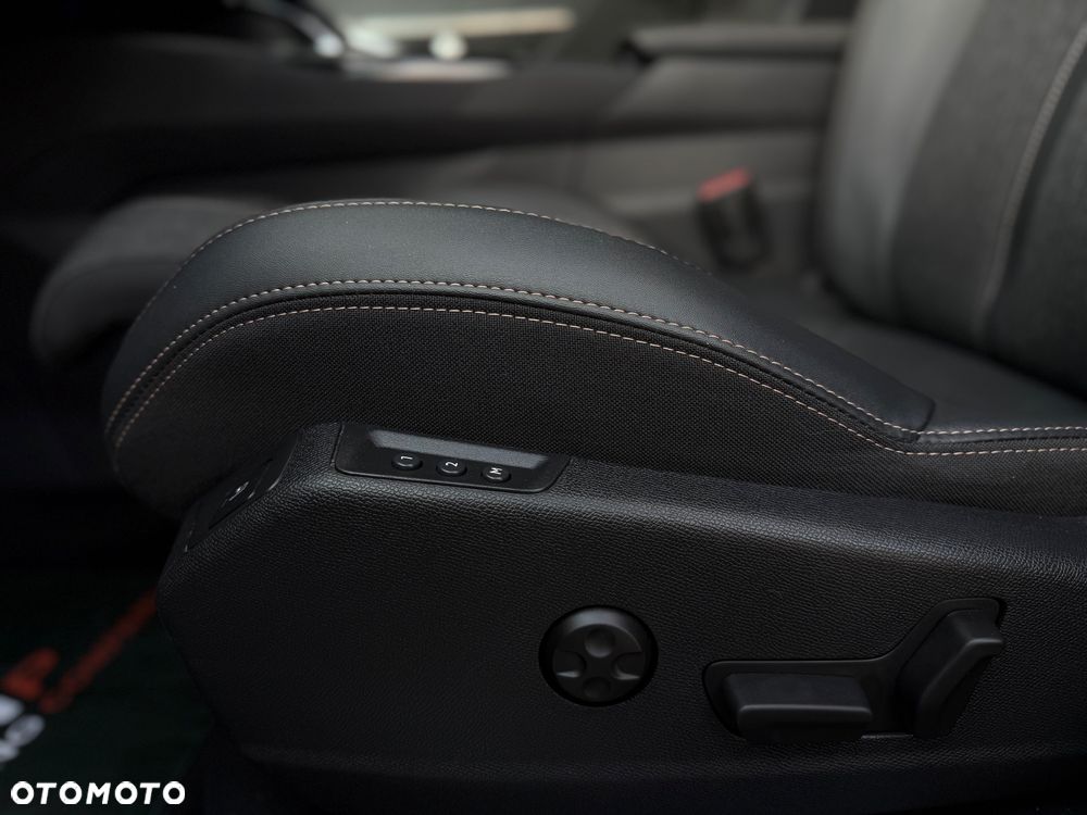 Peugeot 3008 PureTech 180 Stop & Start GPF EAT8 GT - 24