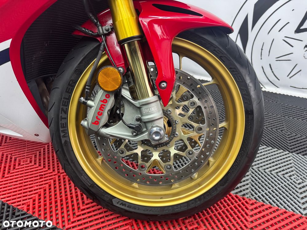 Honda CBR - 35