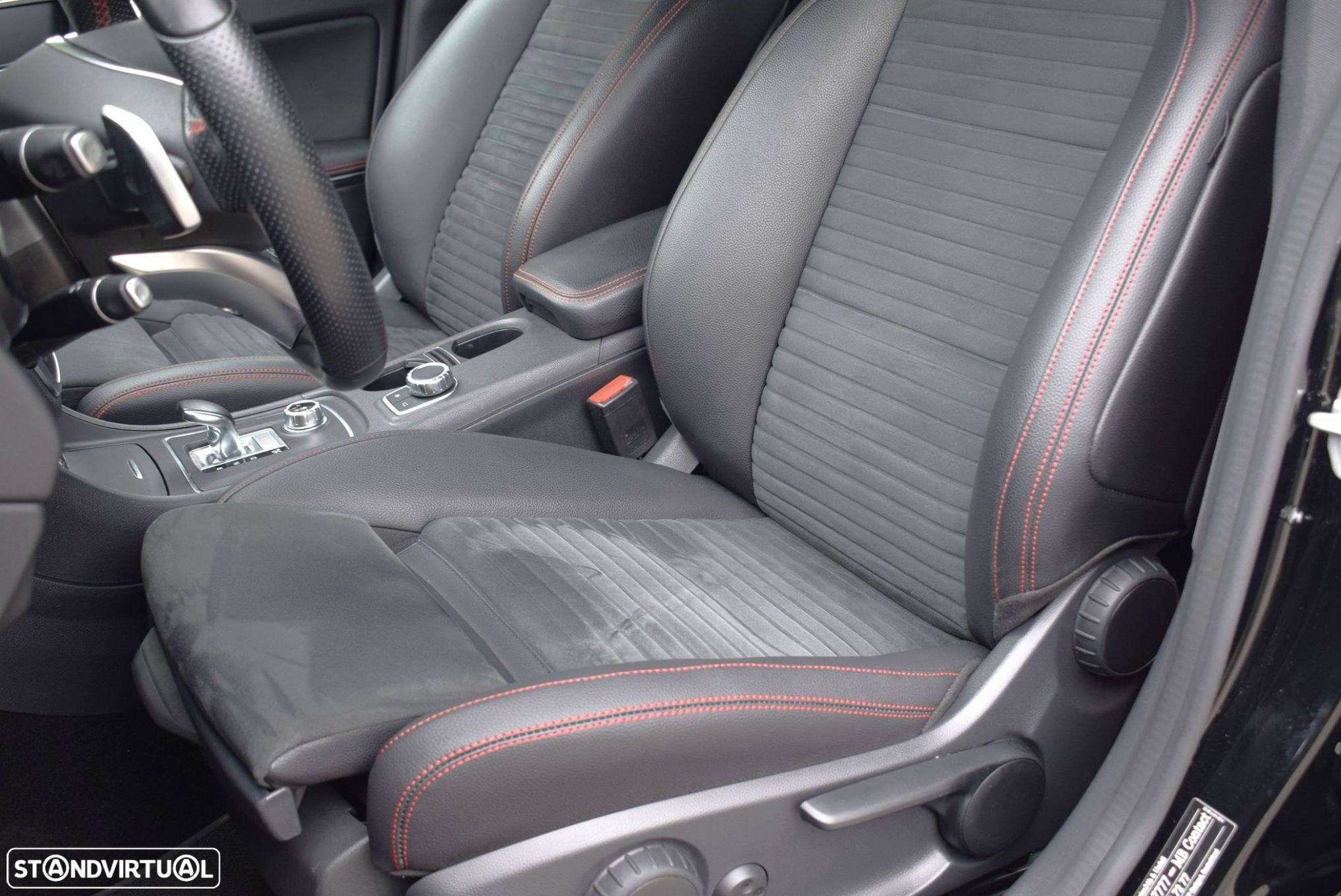 Mercedes-Benz CLA 45 AMG 4-Matic - 39