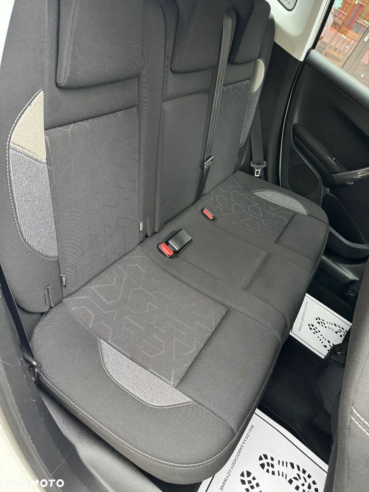 Peugeot 2008 1.6 BlueHDi Style - 23