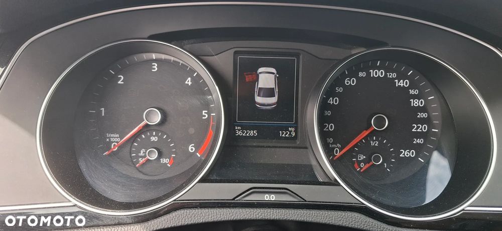 Volkswagen Passat 2.0 TDI SCR Comfortline - 5