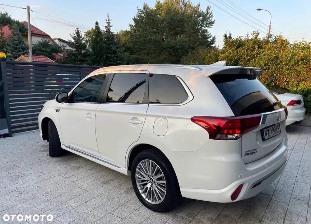 Mitsubishi Outlander PHEV Intense + - 6