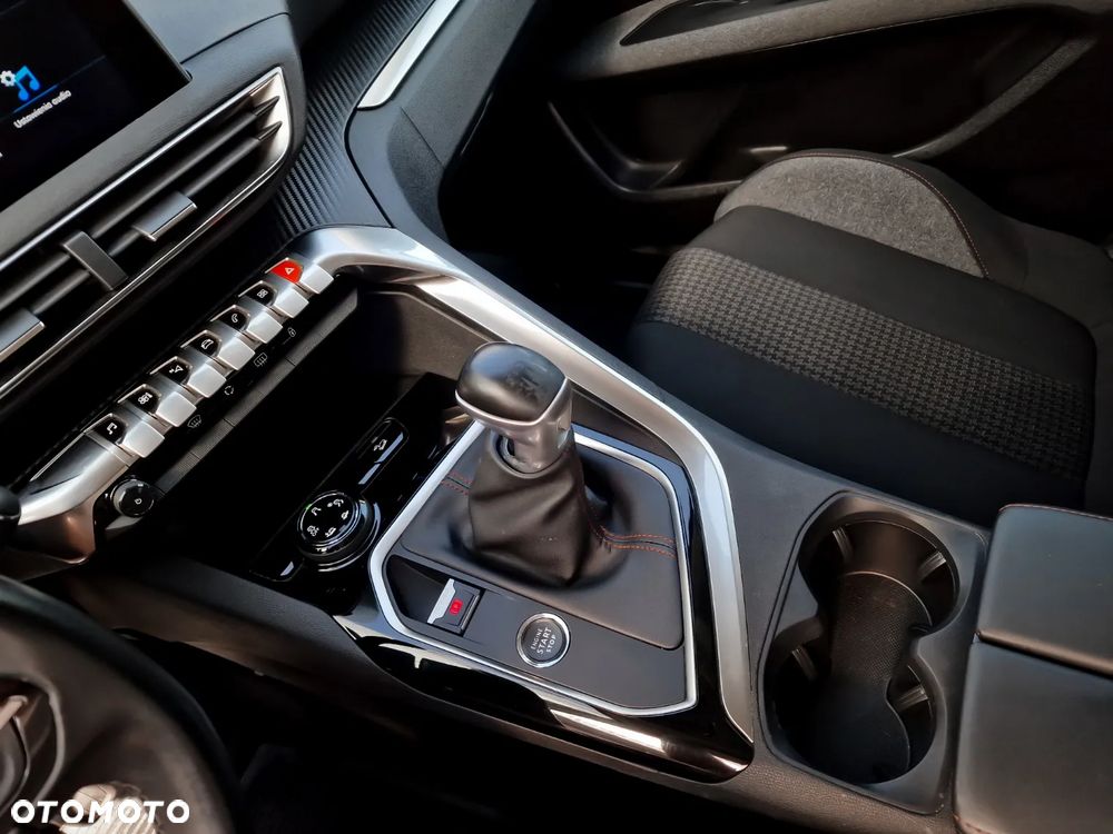Peugeot 3008 1.2 PureTech Active S&S - 10