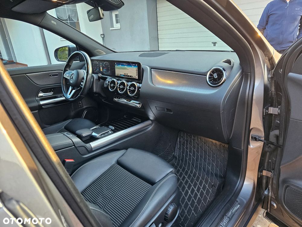 Mercedes-Benz GLA 200 - 9