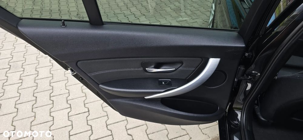 BMW Seria 3 - 23