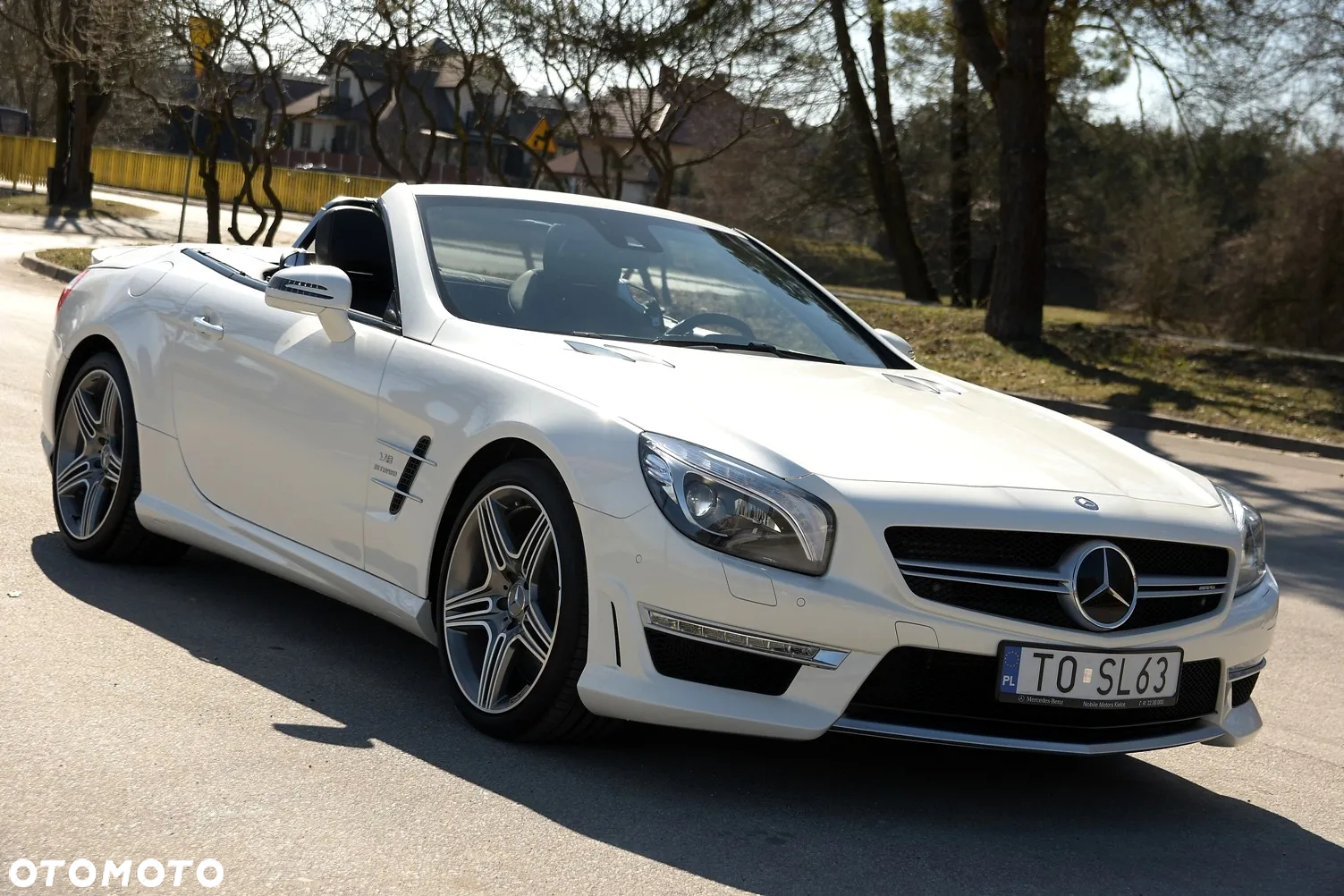 Mercedes-Benz SL 63 AMG - 35