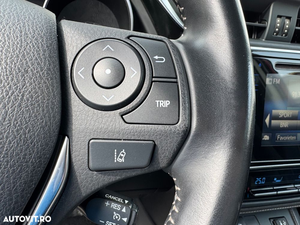 Toyota Auris 1.8 L VVT-i Sol+ - 11