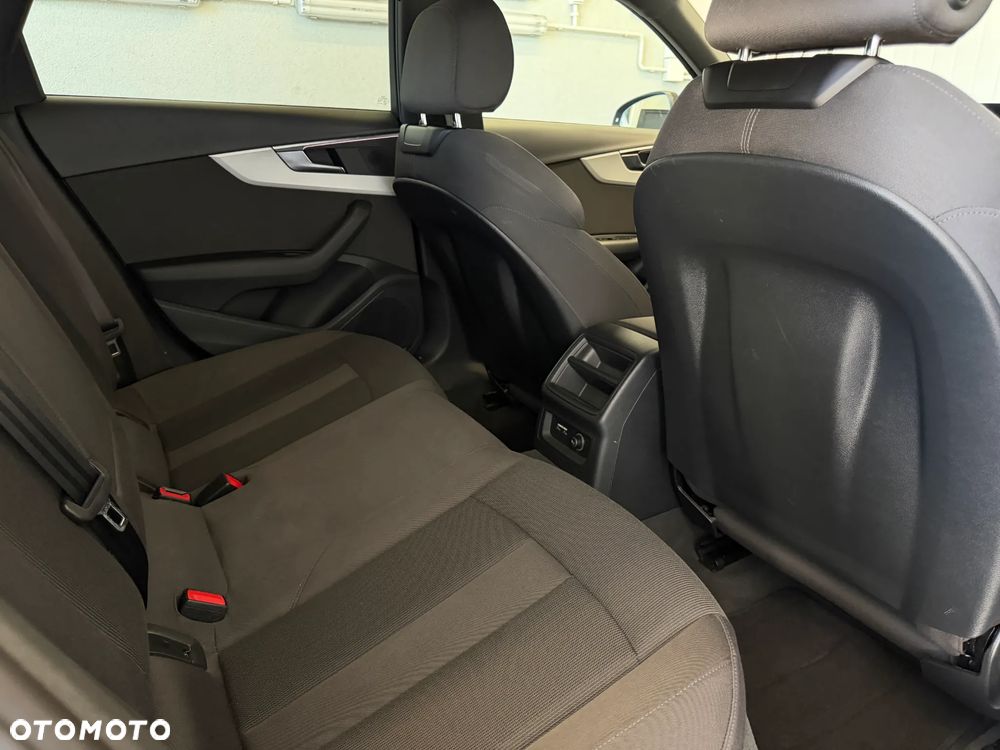 Audi A4 Avant 35 TFSI mHEV S tronic - 26