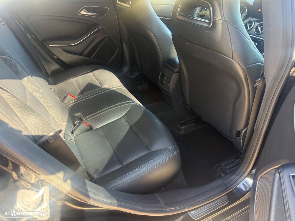Mercedes-Benz CLA 220 CDI 7G-DCT AMG Line - 7