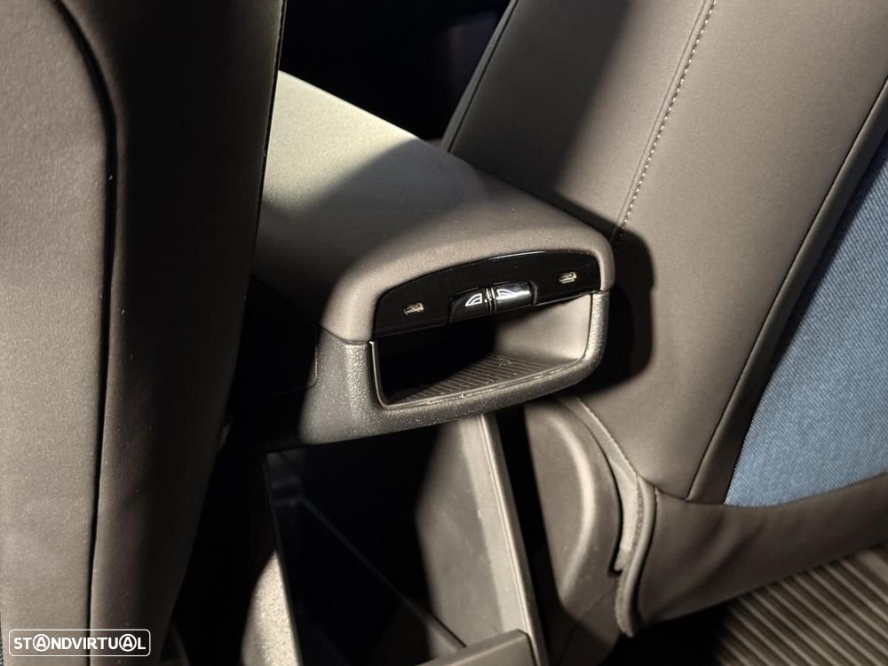 Volvo EX30 Single Motor Extended Range RWD Ultra - 43