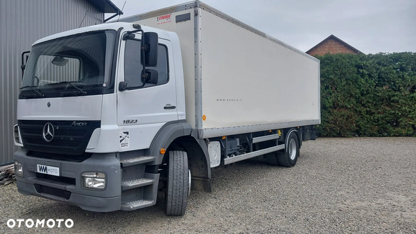 Mercedes-Benz AXOR 1823