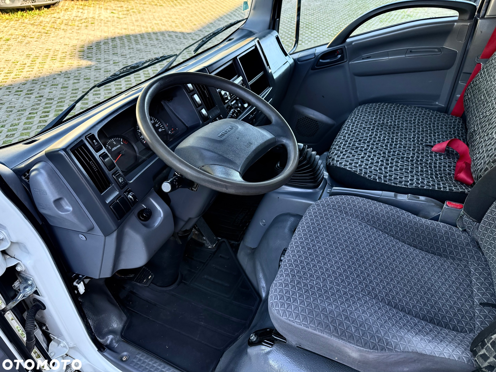 Isuzu N1R - 35