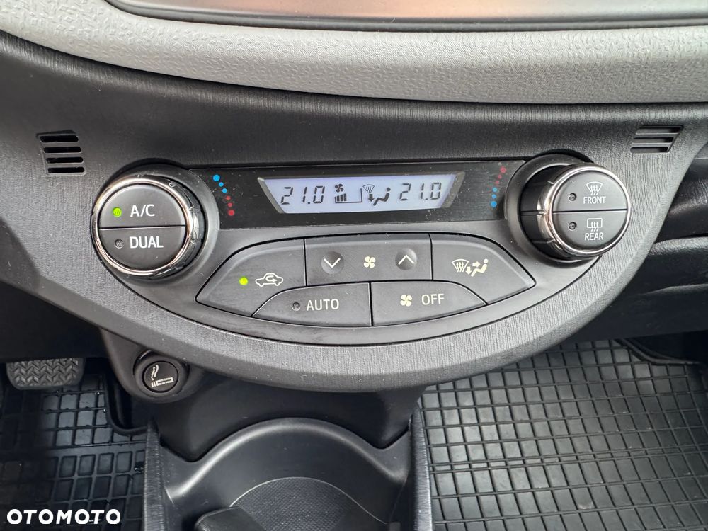 Toyota Yaris 1.5 VVT-i Selection - 30