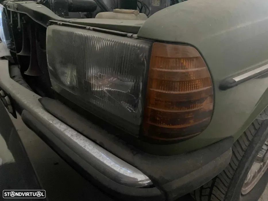 Mercedes-Benz 200 - 11