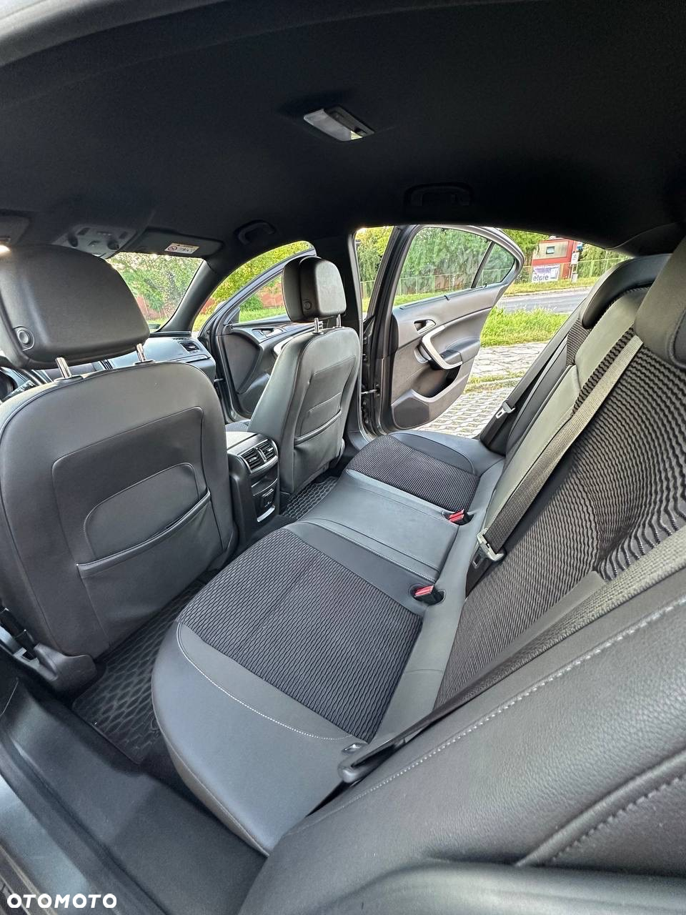 Opel Insignia 1.6 T Cosmo S&S - 3