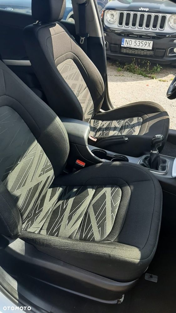 Kia Ceed 1.6 GDI SW Edition 7 - 15