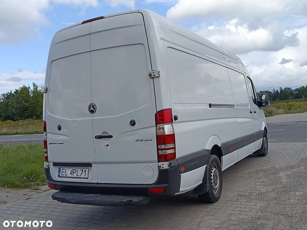 Mercedes-Benz Sprinter - 4
