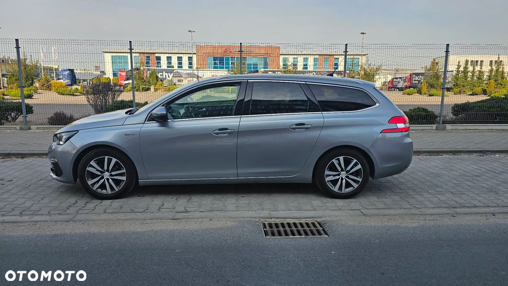 Peugeot 308 1.5 BlueHDi Allure Pack S&S EAT8 - 29
