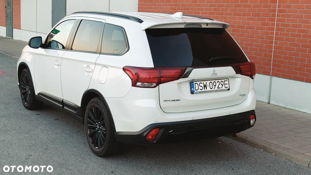 Mitsubishi Outlander - 4