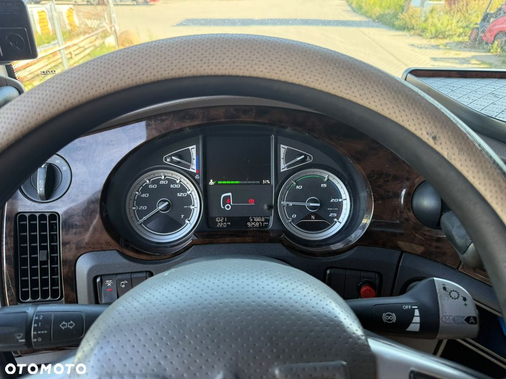 DAF XF 106 480 low deck - 5