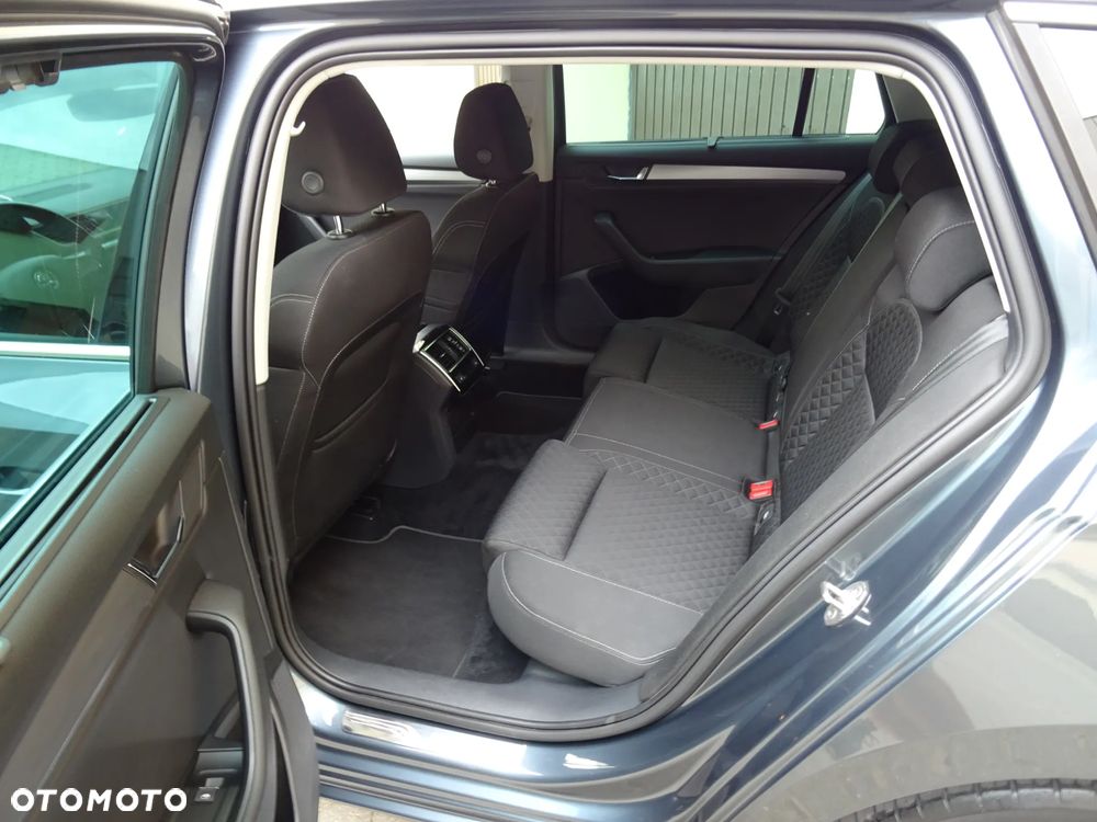 Skoda Superb 1.6 TDI GreenLine - 9