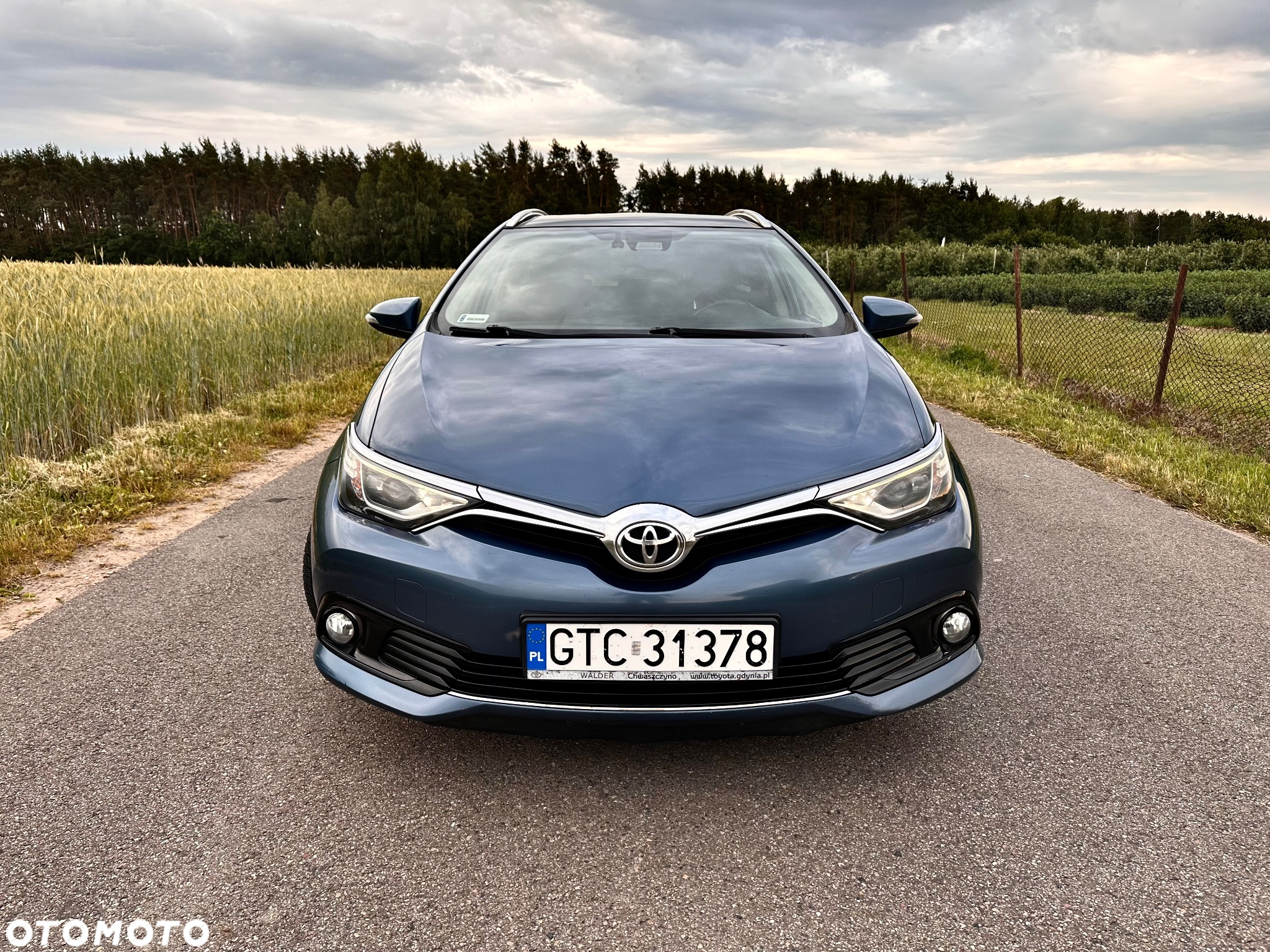 Toyota Auris 1.6 D-4D Premium - 2