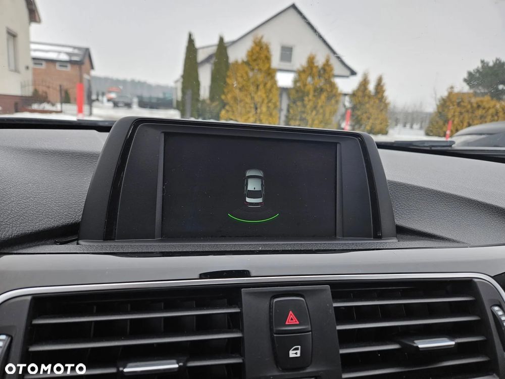 BMW Seria 3 320d Edition Luxury Line Purity - 15