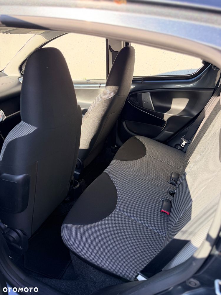 Toyota Aygo x-play - 8