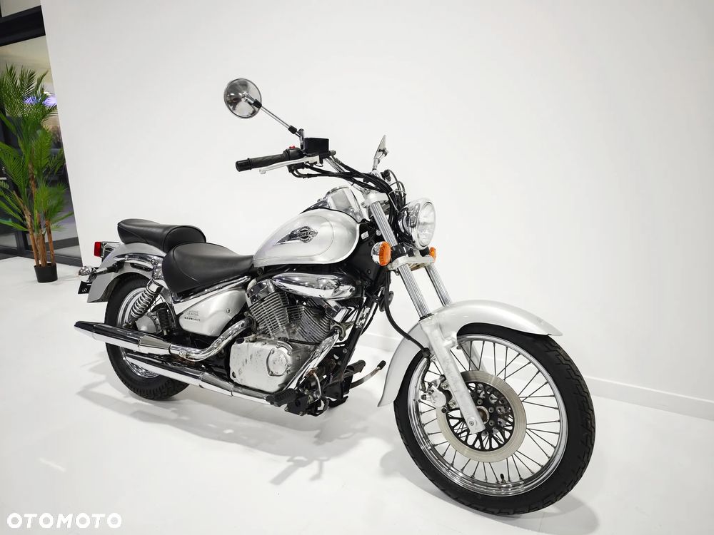 Suzuki Intruder - 2