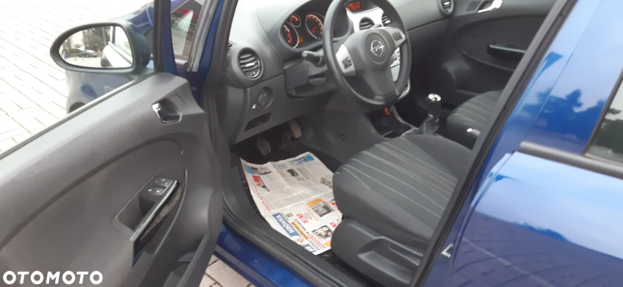 Opel Corsa 1.2 16V Color Edition - 12