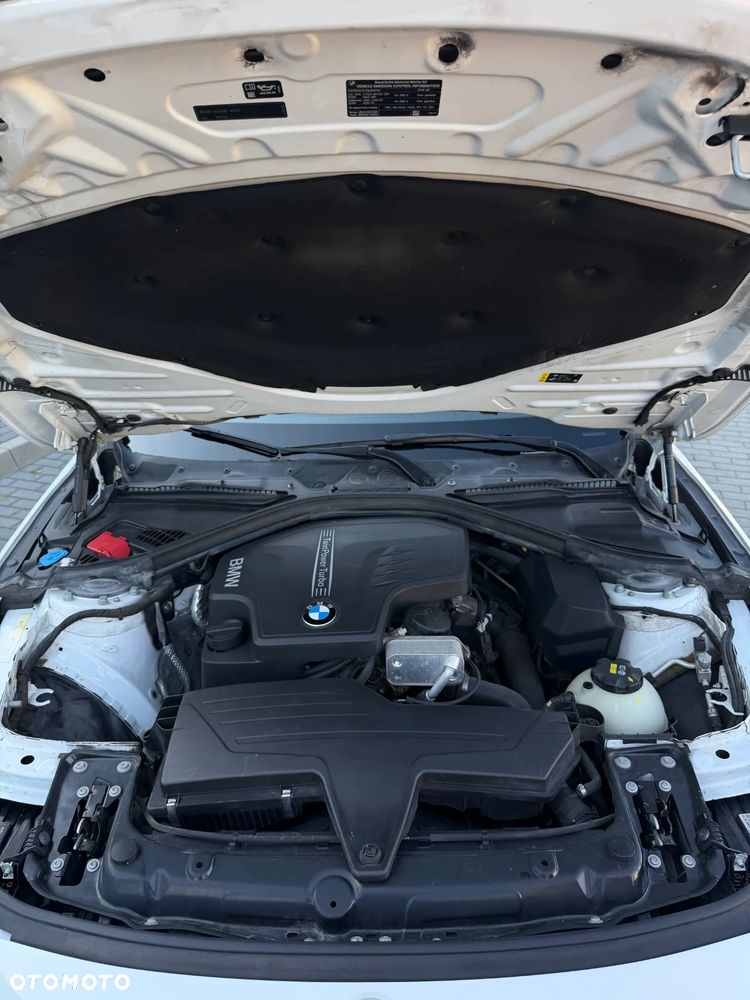 BMW Seria 3 320i - 7