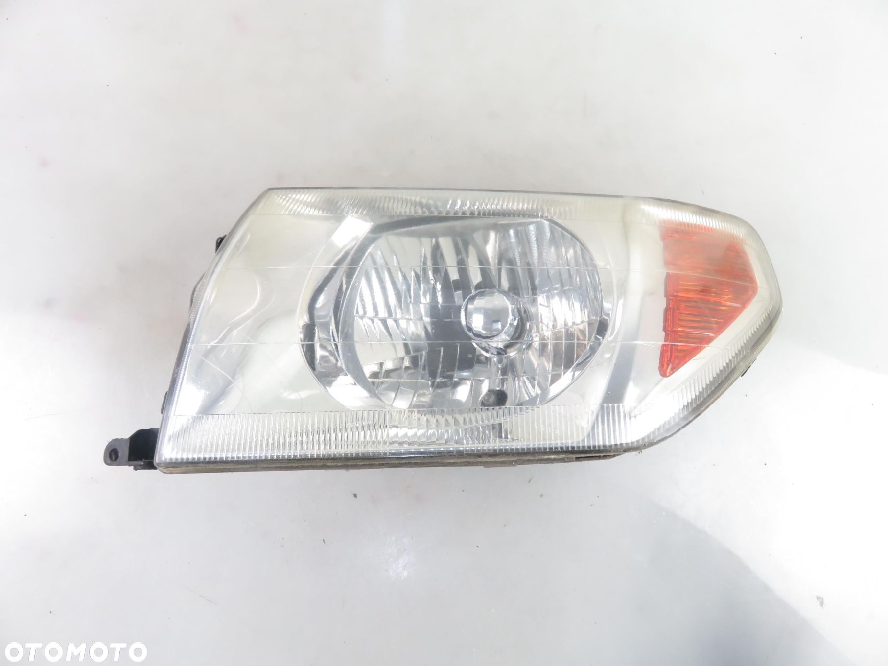 LAMPA LEWA PRZEDNIA MITSUBISHI PAJERO PININ - 1