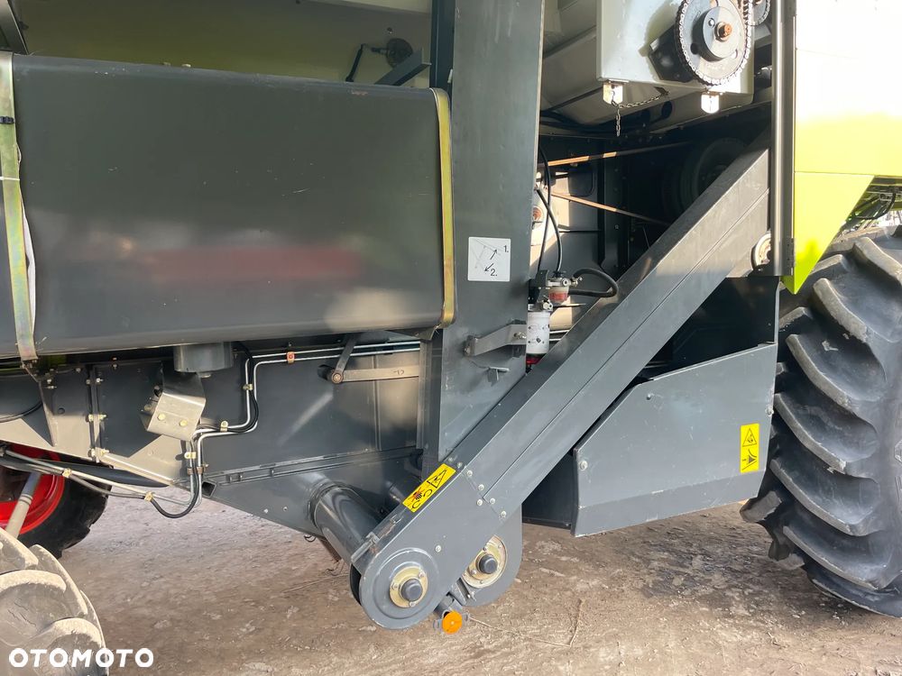 Claas Medion 330 - 12