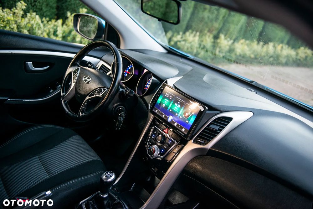 Hyundai i30 1.6 Comfort - 38