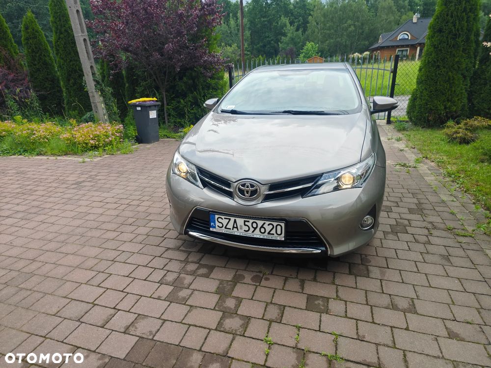 Toyota Auris 1.6 Premium - 36