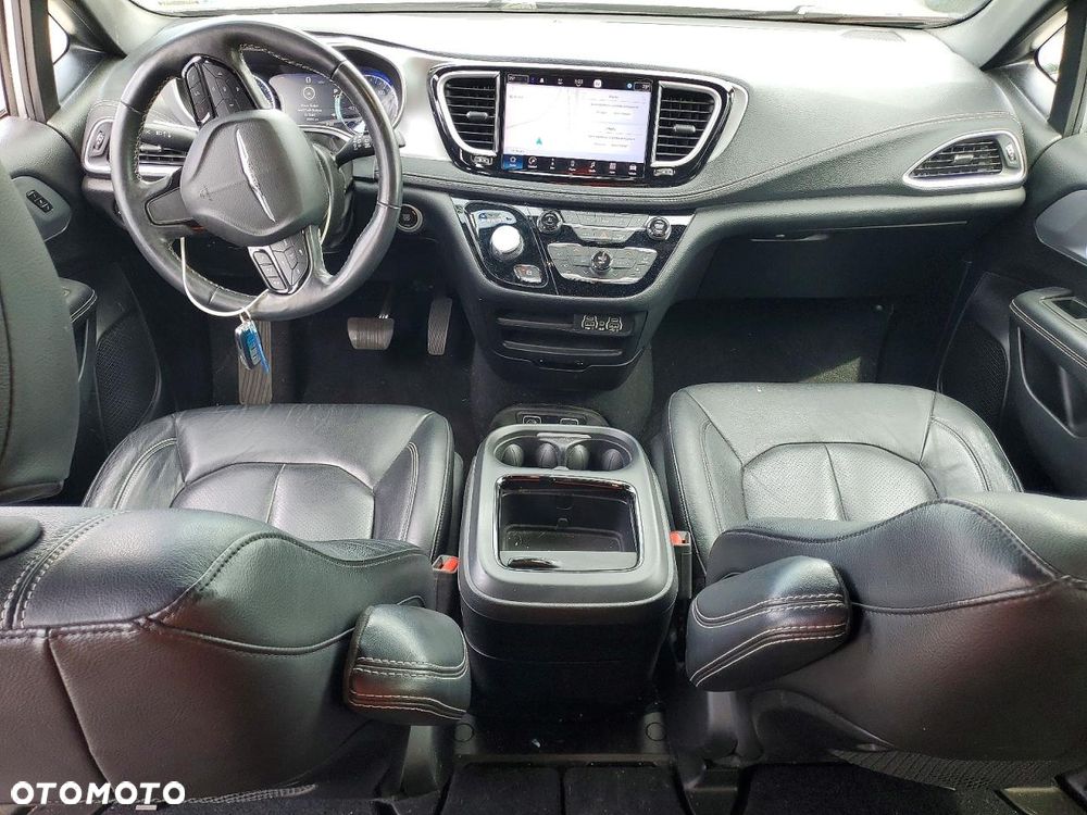 Chrysler Pacifica - 7