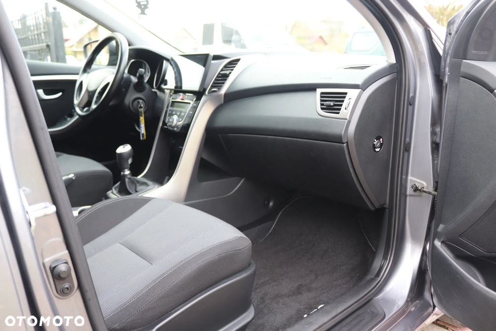 Hyundai i30 1.4 Intro Edition - 26