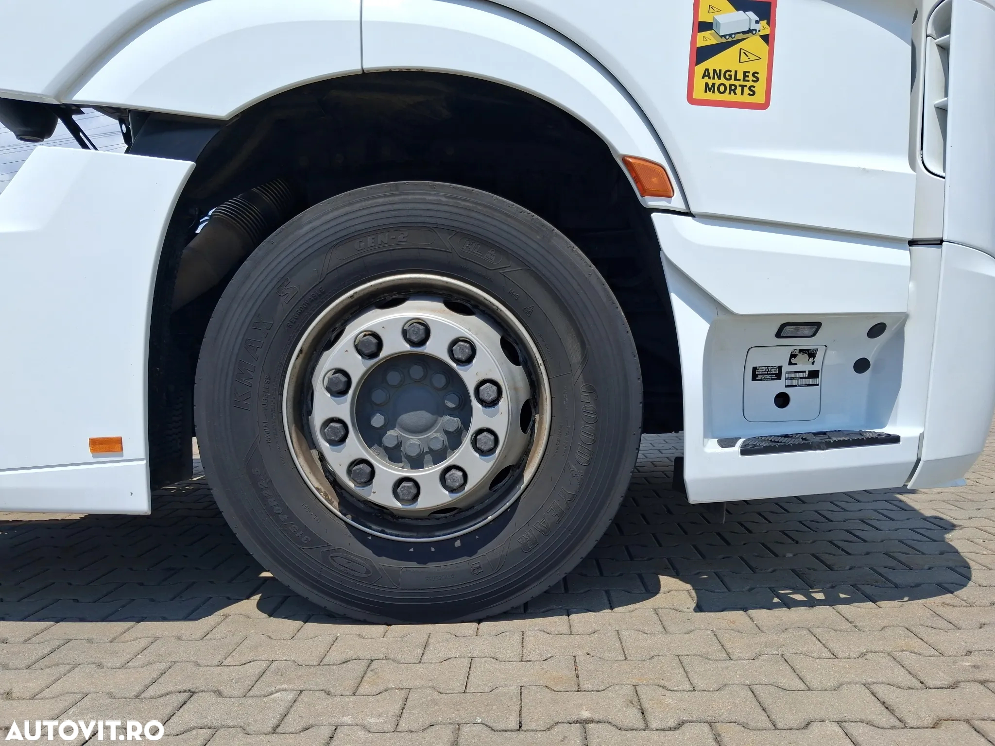 Mercedes-Benz Actros - 9