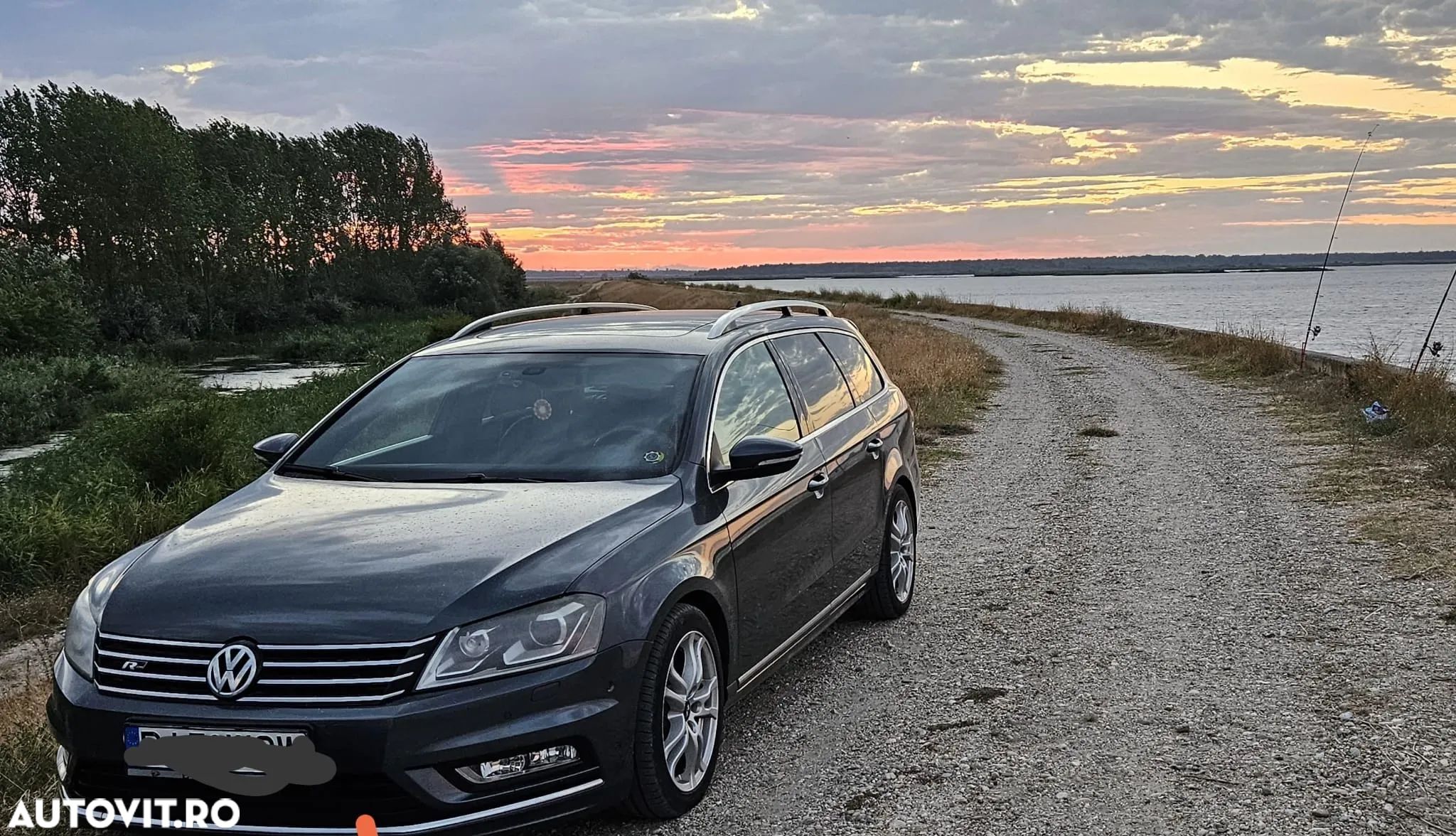Volkswagen Passat - 1