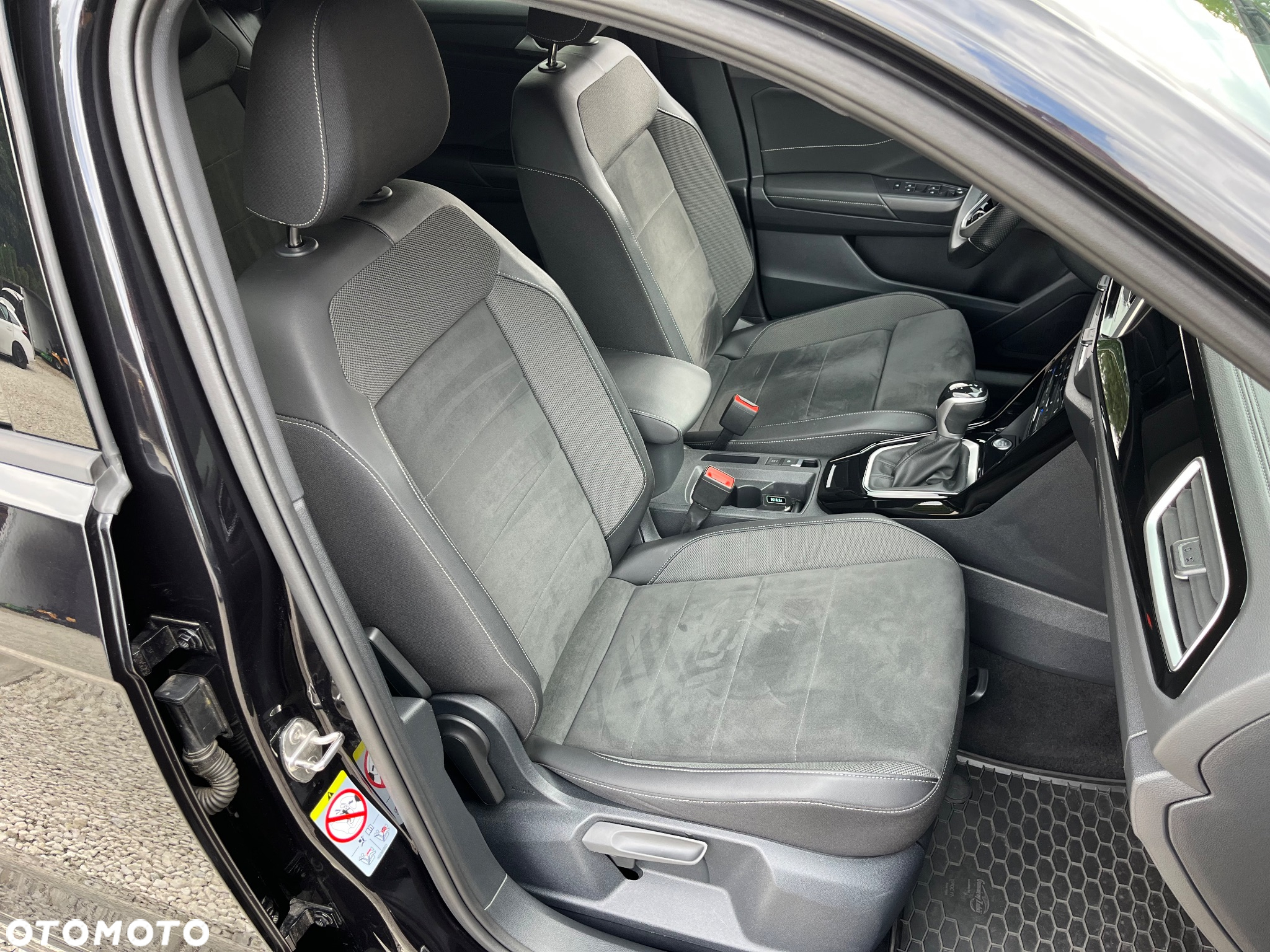 Volkswagen T-Roc 1.5 TSI R-Line DSG - 23