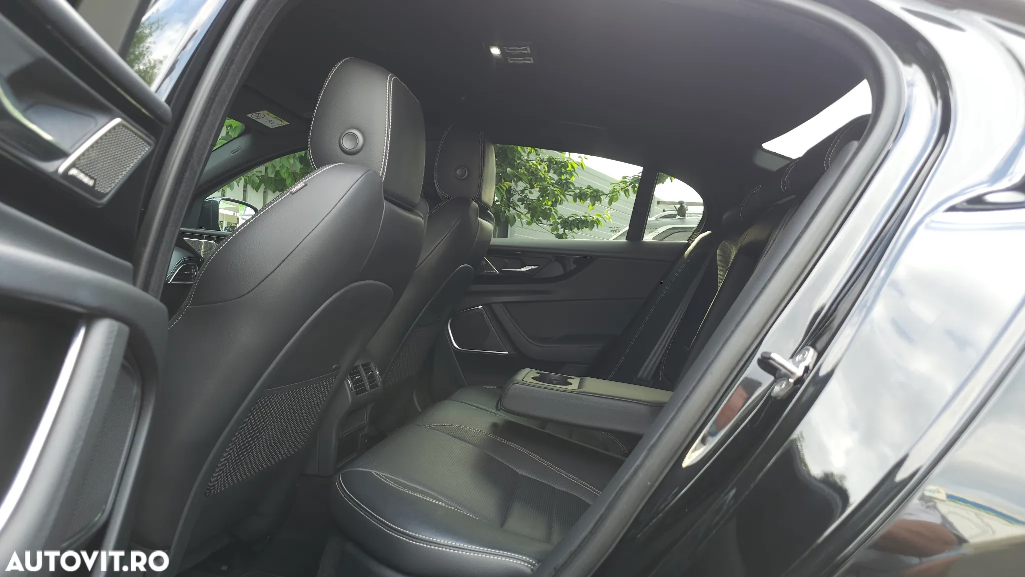 Jaguar XE D200 AWD Aut. R-Dynamic Black - 9
